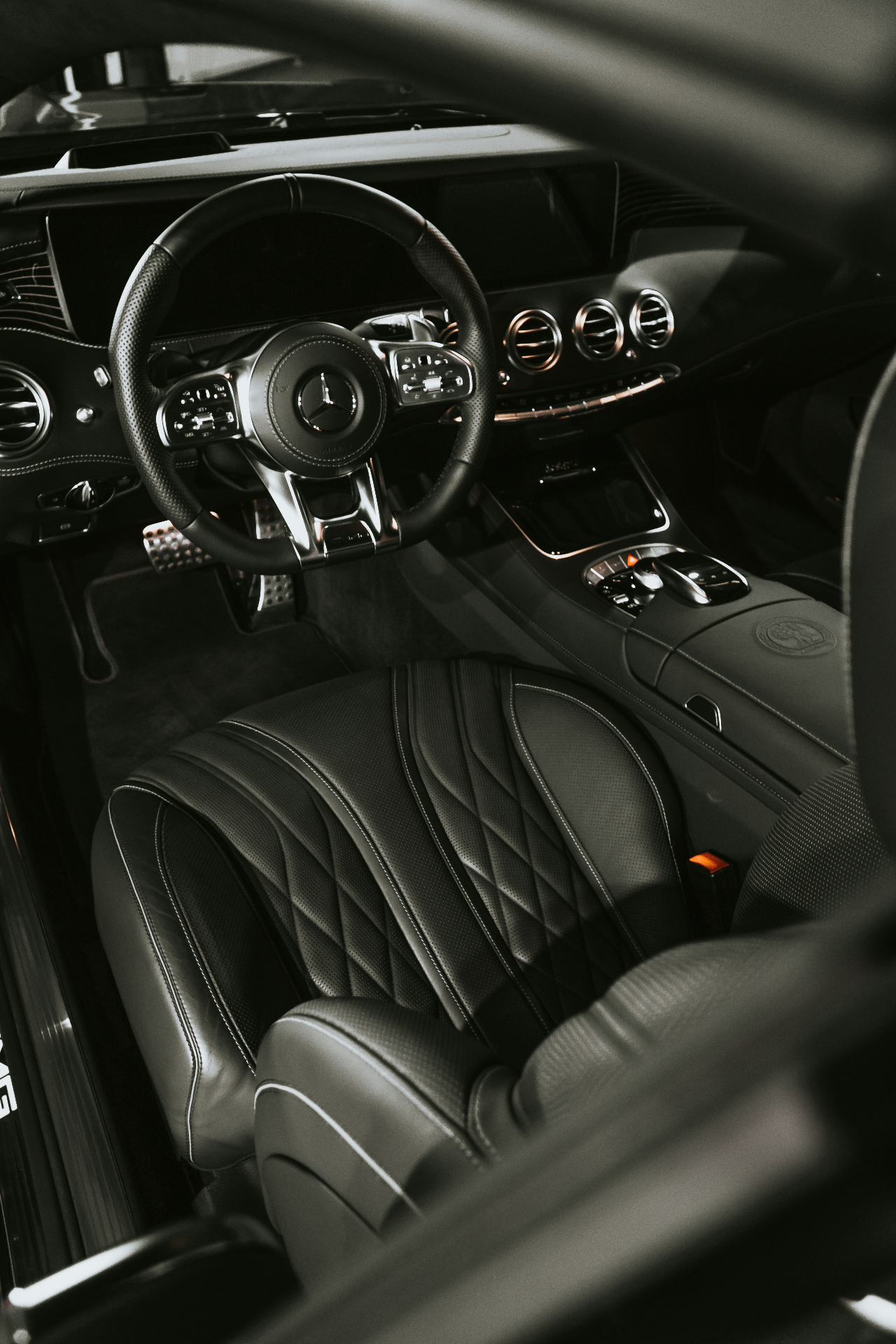 Luxuös Mercedes-interiör efter rekonditionering